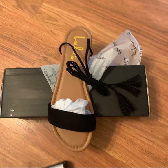 Lulu’s Black Suede Flat Lace-Up Sandals Size 6.5 Brand New in Box - Picture 6 of 11